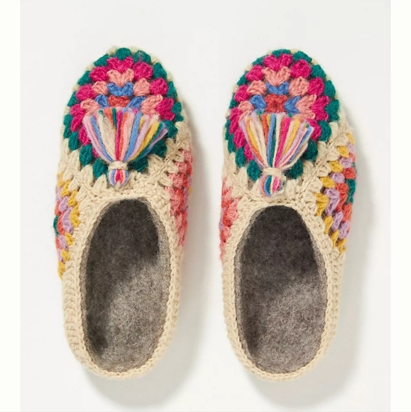 Anthropologie French Knot Granny Square Crocheted Slippers - cream - Picture 2 of 11